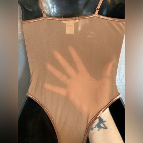 Bozzolo brown lace mesh bodysuit - Picture 7 of 7